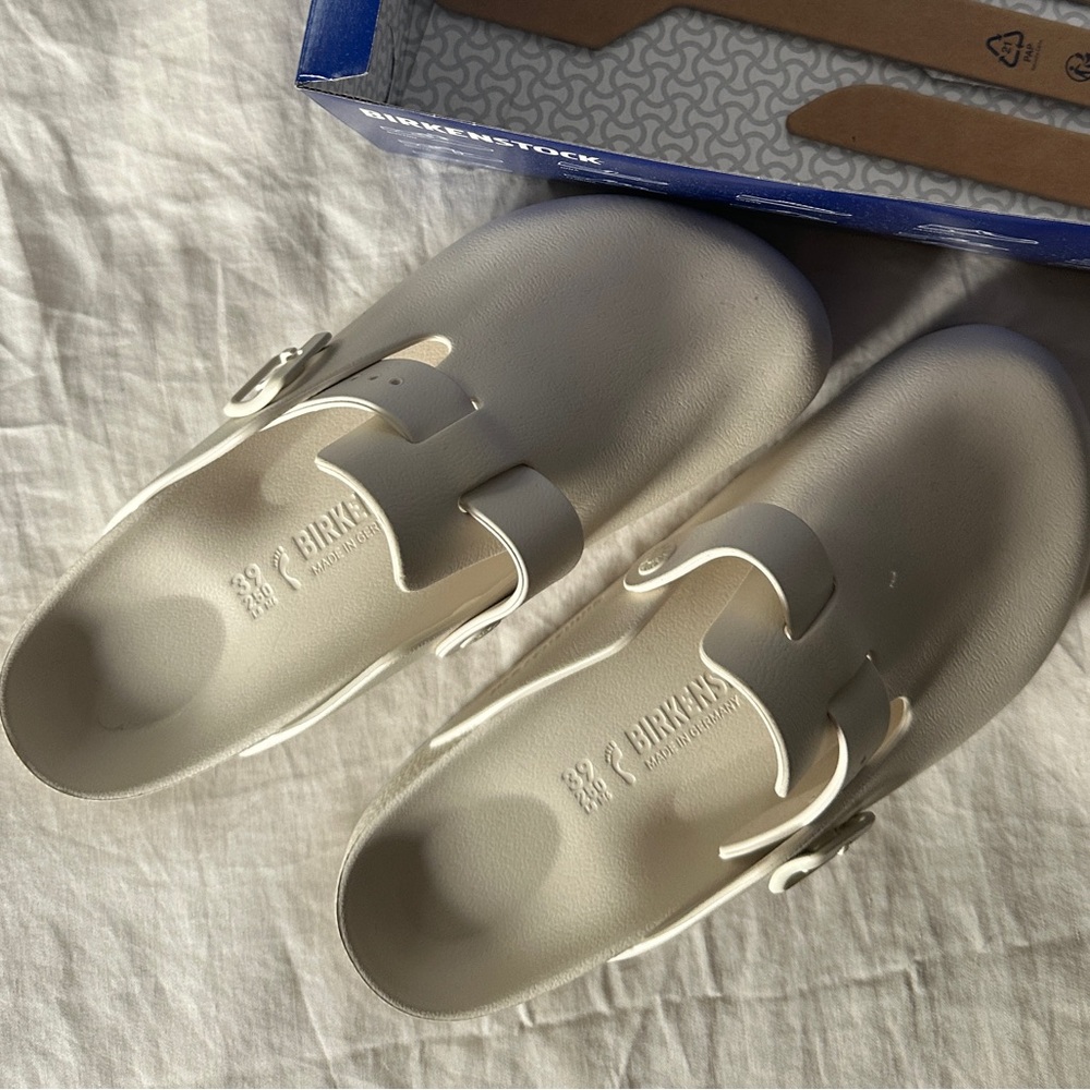 Birkenstock white Boston clog new in box. Size 39.